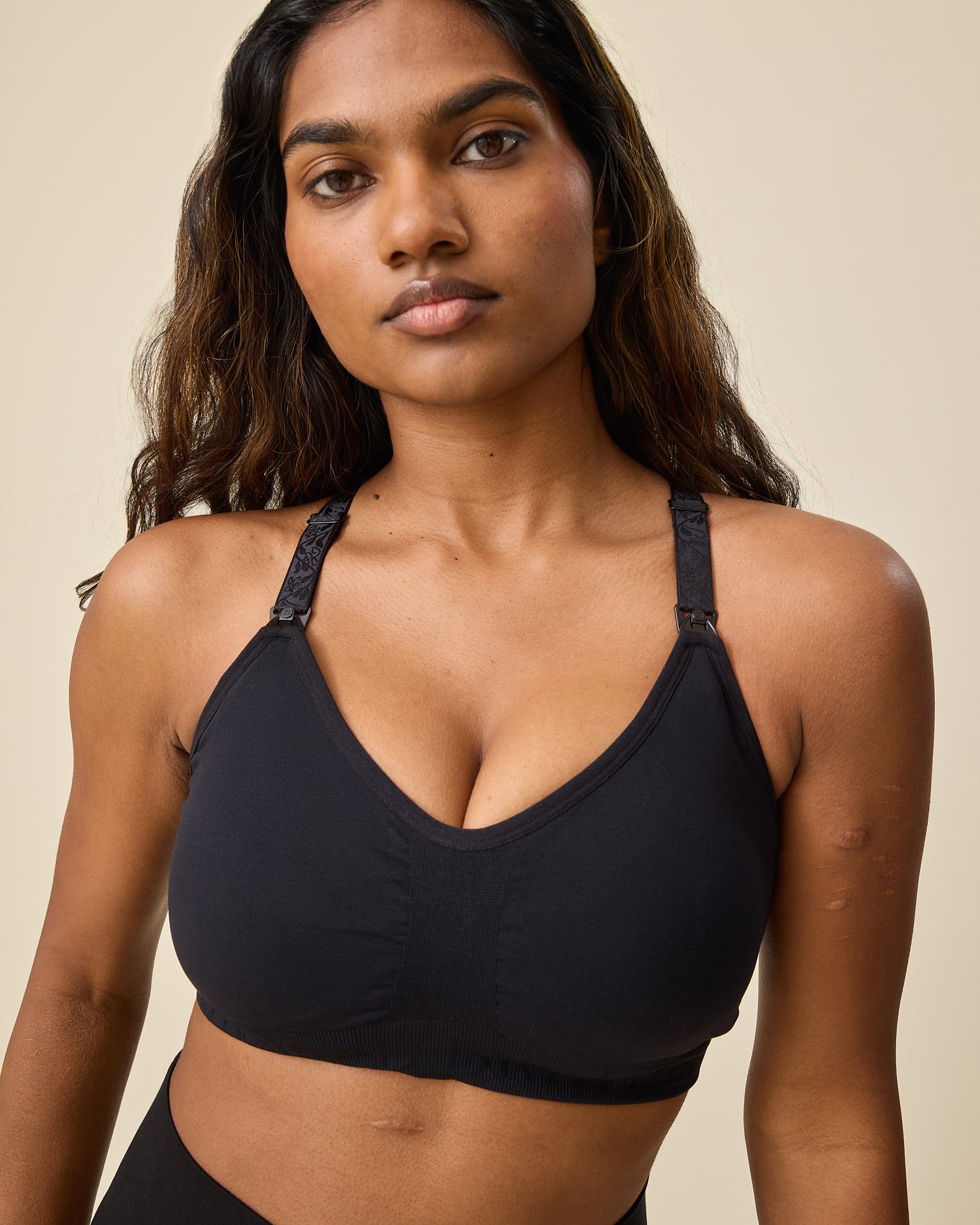 Sublime® Hands-Free Pumping & Nursing Sports Bra | Black - Kindred