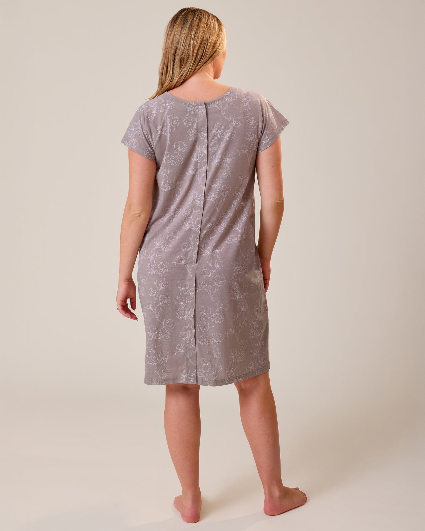 Pregnant woman wearing the Universal Labor & Delivery Gown in Lilac Bloom