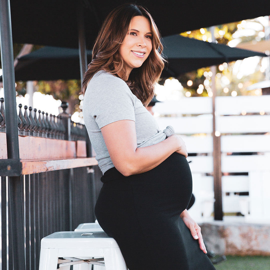 Ribbed Bamboo Maternity V-neck T-shirt | Grey Heather-Tops-Kindred Bravely
