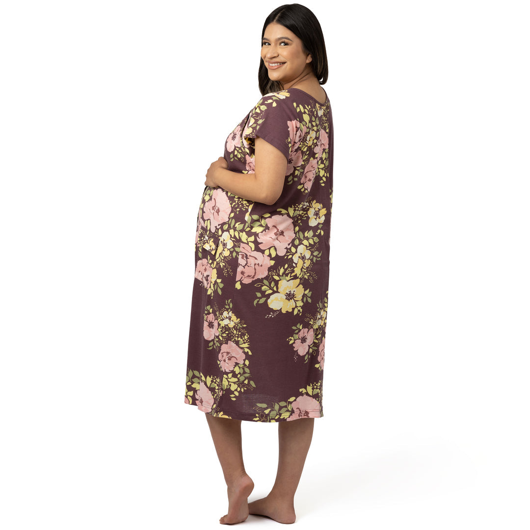 Pregnant model showing the side of the Universal Labor & Delivery Gown in Burgundy Plum Floral