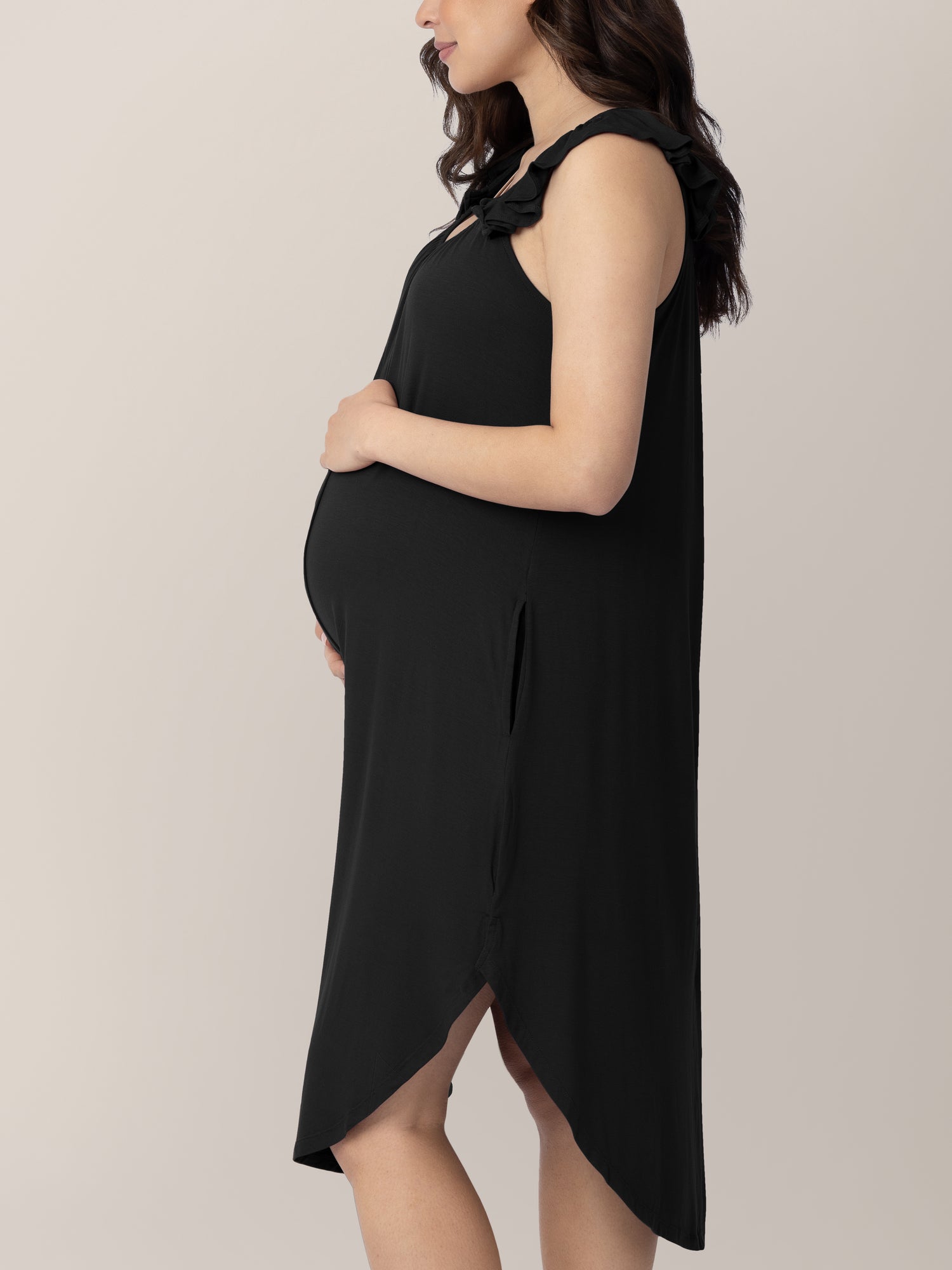 Kindred Bravely - Ruffle Strap Labor & Delivery Gown M/L - Black Kindred Bravely - Ruffle Strap Labor & Delivery Gown M/L - Black