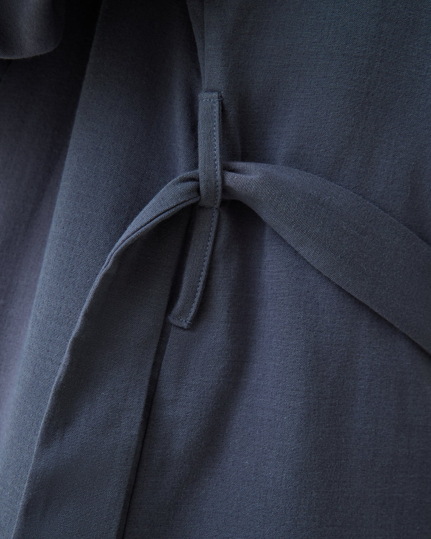 Close up on belt loops of Cotton Bamboo Robe in Midnight Blue 
