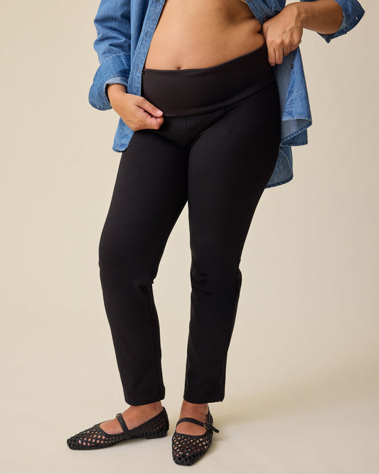 Pregnant model wearing Maternity Ponte Straight Leg Pant in Black @model_info:Brianna is 5'8" and wearing a Medium.
