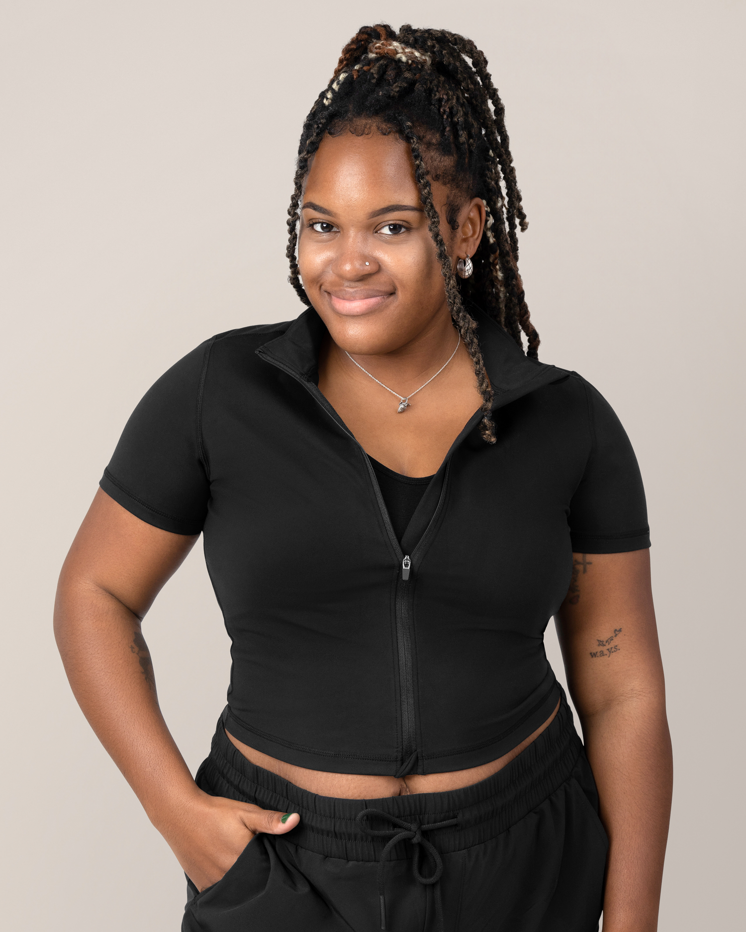 【R&B】Lady Presley Active Zip Front Nursing Top | Black - Kindred Bravely