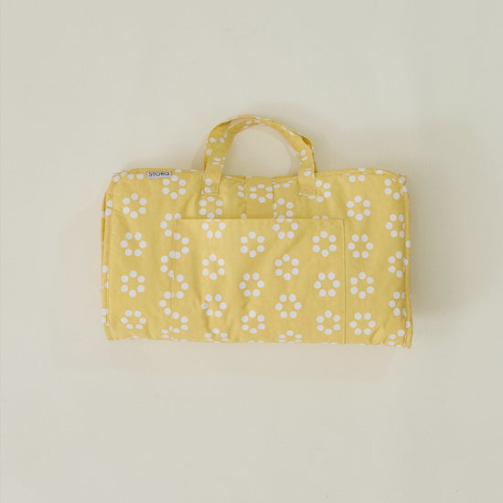 Video for the Nap Mat in Sunshine Dots showing how it unfolds and folds up