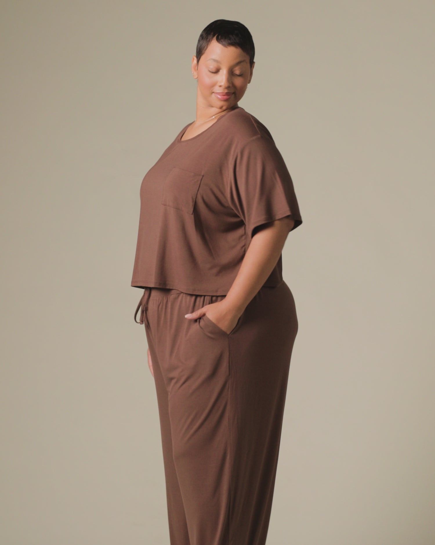 Video showing the Aria Bamboo Casual short sleeve top in chocolate
